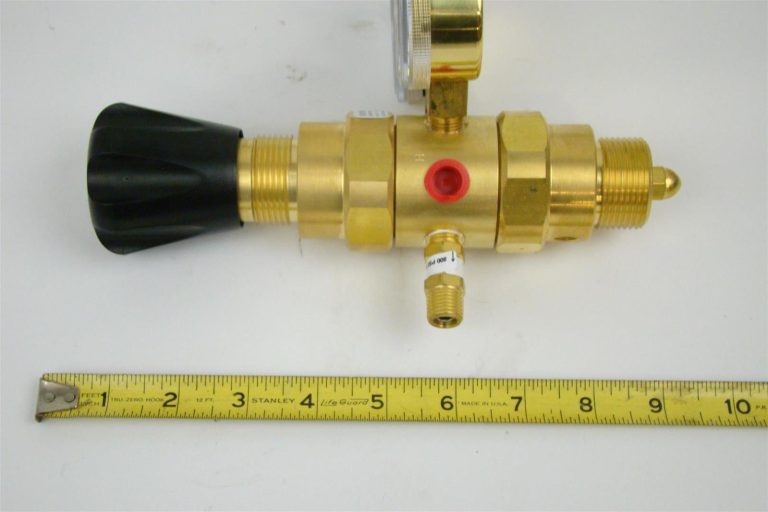 ald 178 harris high purity two stage brass barstock regulator max in 3000 psig hp722 500 000 d 3
